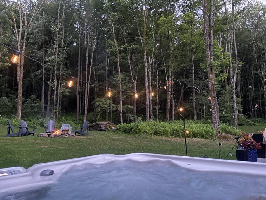 Private With Hot Tub In The Woods